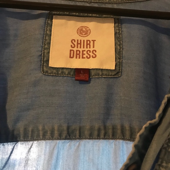 Women’s Dress Shirt - Picture 2 of 2